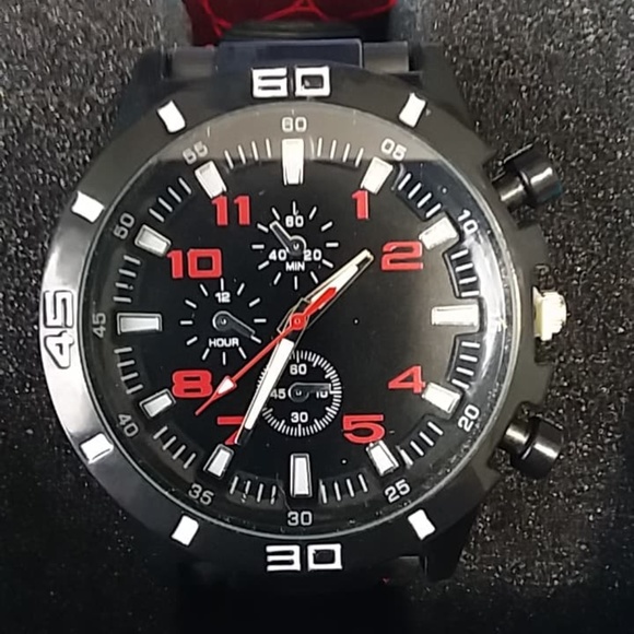 Men's silicone band Watch - Picture 3 of 8